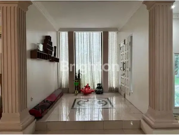 image RUMAH MEWAH 5 KAMAR DI BOTANICA SPRINGHILL – PANORAMA TAMAN RAYA, RUMBAI PEKANBARU (7)