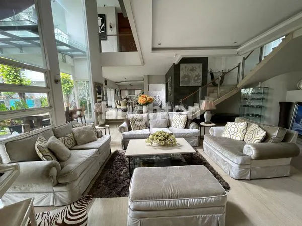 image LUXURIOUS MODERN SEMI FURNISHED (3)