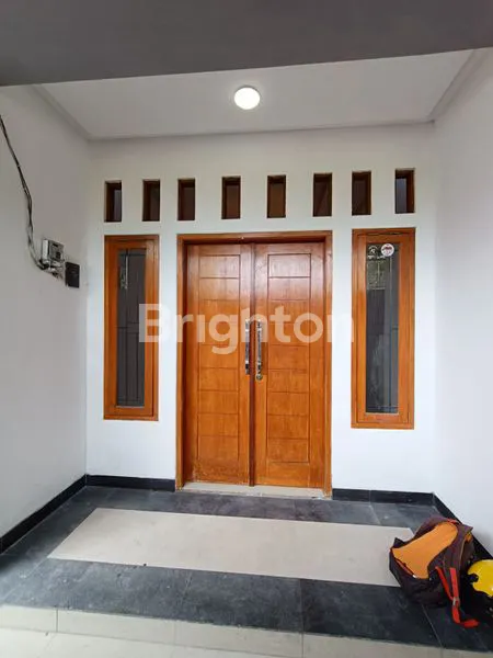 image RUMAH 3 LANTAI MODERN SIAP HUNI DI GENTAN (5)