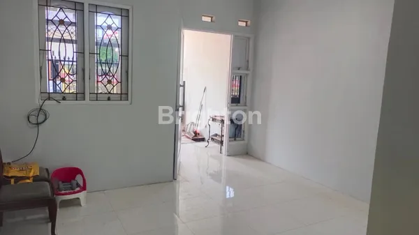 image RUMAH DI JALAN MEDAYU RUNGKUT SURABAYA TIMUR  (2)