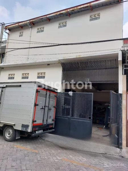 image TOWN HOUSE LEBAK KENJERAN SURABAYA ROW 2 MOBIL LONGGAR (1)