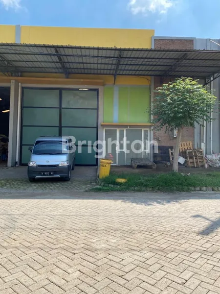 image SUDAH GUDANG COLD STORAGE DI KOMPLEKS PERGUDANGAN SAFE N LOCK, LINGKAR TIMUR SIDOARJO, SIAP PAKAI (1)