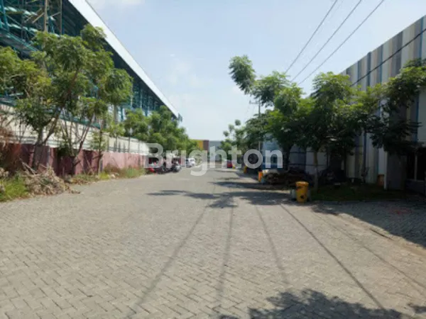 image SUDAH GUDANG COLD STORAGE DI KOMPLEKS PERGUDANGAN SAFE N LOCK, LINGKAR TIMUR SIDOARJO, SIAP PAKAI (2)