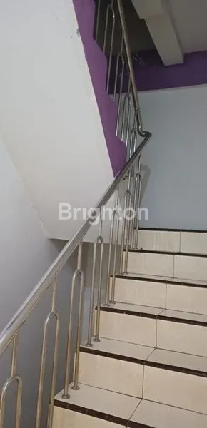 image RUKO 2,5 LANTAI JELAMBAR COCOK UNTUK TINGGAL DAN USAHA / KANTOR (3)