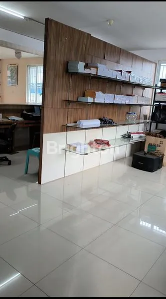 image GEDUNG DI PUSAT BISNIS KOTA PEKANBARU AREA ARENGKA SOEKARNO HATTA (2)