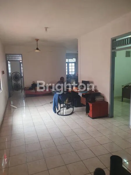 image RUMAH DIJUAL/DISEWAKAN 2 LANTAI DI JLN CIREUNDEU RAYA TANGERANG SELATAN. (4)