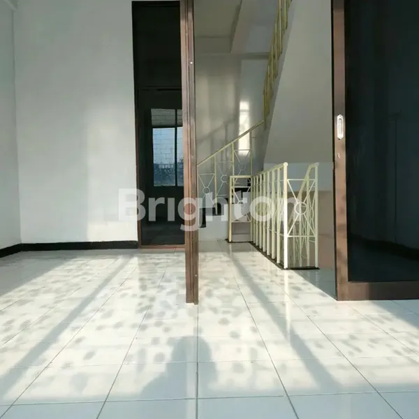 image RUKO 3 LANTAI DI PERTOKOAN KLAMPIS MEGAH (5)