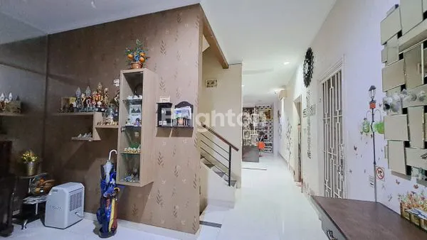 image RUMAH BAGUS SIAP HUNI FULLY FURNISH DI CLUSTER RUBY SUMMARECON SERPONG (4)