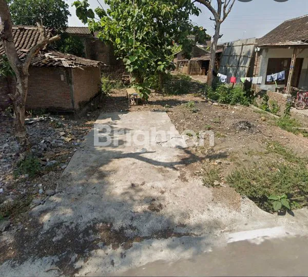 image TANAH DI DEKAT UNS (1)