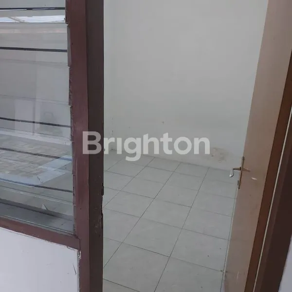 image *RUMAH MINIMALIS 1 LANTAI DI SUTOREJO, LOKASI STRATEGIS, LINGKUP PERUMAHAN, 5 MENIT KE RAYA MULYOSARI, KAMPUS ITS (NON FURNISHED)* (5)