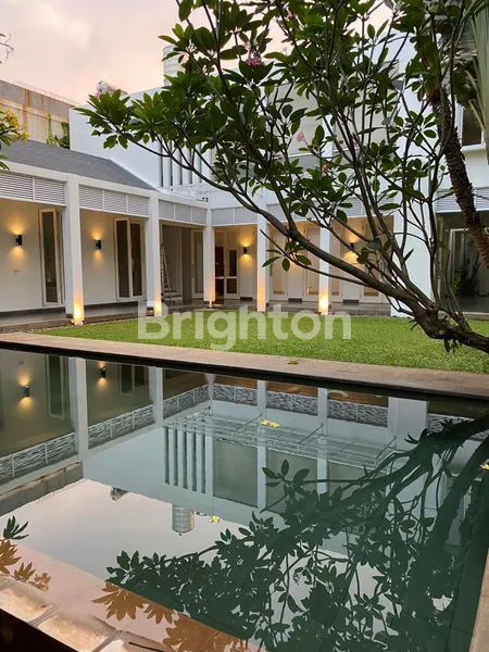 RUMAH MEWAH DI CILANDAK – LUAS 871M², KOLAM RENANG & ROOFTOP