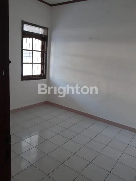 image *RUMAH MINIMALIS 1 LANTAI DI SUTOREJO, LOKASI STRATEGIS, LINGKUP PERUMAHAN, 5 MENIT KE RAYA MULYOSARI, KAMPUS ITS (NON FURNISHED)* (4)