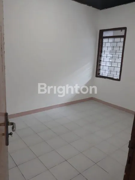 image *RUMAH MINIMALIS 1 LANTAI DI SUTOREJO, LOKASI STRATEGIS, LINGKUP PERUMAHAN, 5 MENIT KE RAYA MULYOSARI, KAMPUS ITS (NON FURNISHED)* (5)