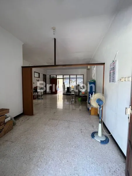 image RUMAH LAMA TERAWAT DI KLAMPIS WISMA MUKTI LOKASI DEPAN DEKAT MERR GALAXY MALL, MANYAR, DHARMAHUSADA, KERTAJAYA, ITATS, UNTAG, ITS, UNAIR, HANG TUAH, TENGAH KOTA (3)
