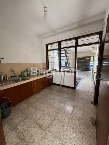 image RUMAH LAMA TERAWAT DI KLAMPIS WISMA MUKTI LOKASI DEPAN DEKAT MERR GALAXY MALL, MANYAR, DHARMAHUSADA, KERTAJAYA, ITATS, UNTAG, ITS, UNAIR, HANG TUAH, TENGAH KOTA (7)