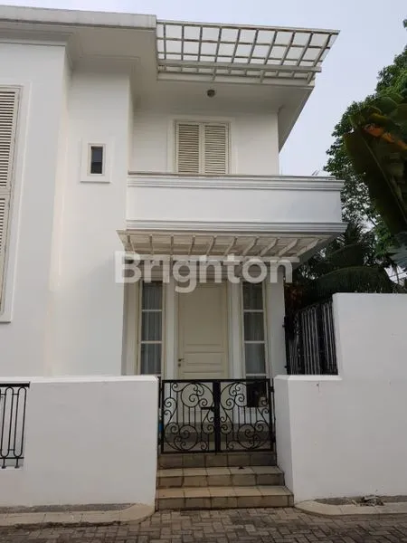 image RUMAH MEWAH 3,5 LANTAI DENGAN KOLAM RENANG PRIBADI DI DUA AT KEMANG RESIDENCE (2)