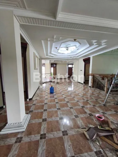 image DISEWAKAN RUMAH DI TENGAH KOTA — LOKASI PREMIUM, COCOK UNTUK HUNIAN ATAU USAHA (4)