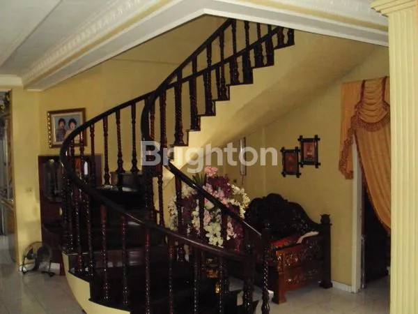 image RUMAH MEWAH 5 KT SHM DI JL DAHLIA (2)