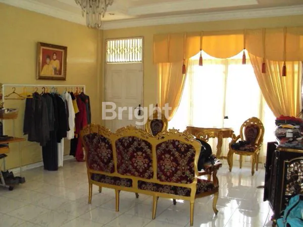 image RUMAH MEWAH 5 KT SHM DI JL DAHLIA (4)