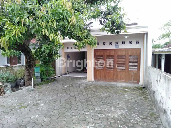 image RUMAH ISTIMEWA 2 LANTAI DI TENGAH KOTA JOMBANG (2)
