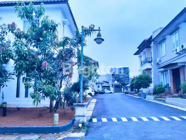 image RUMAH DALAM KOMPLEK CIRENDEU RESIDENCE DEKAT LEBAK BULUS DAN PONDOK INDAH (1)