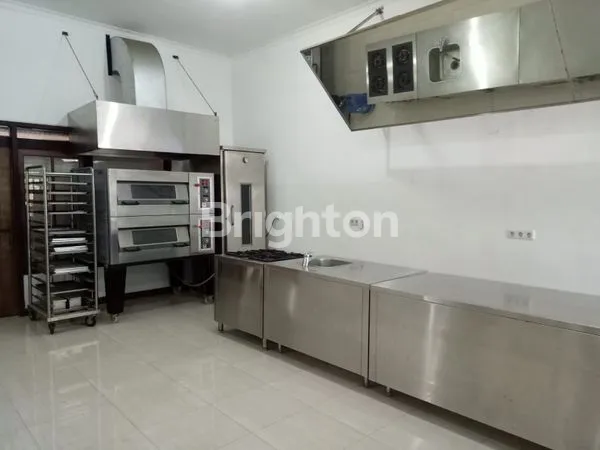 image DIJUAL RUMAH BESAR STRATEGIS PONDOK NIRWANA (6)