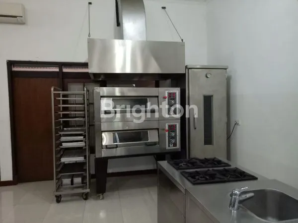 image DIJUAL RUMAH BESAR STRATEGIS PONDOK NIRWANA (4)