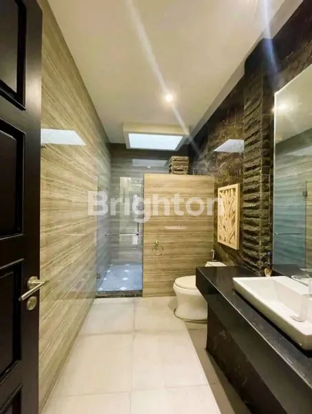 image RUMAH MEWAH MINIMALIS DI RAYA KARAH SURABAYA (6)