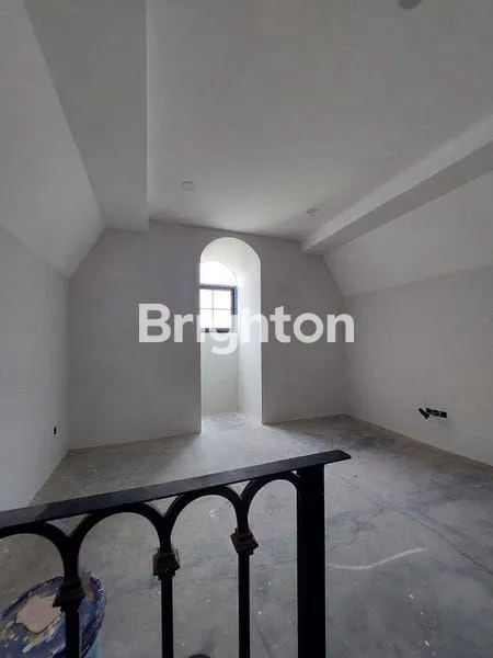 image ATTIC ROOM 3 LANTAI MEWAH. MANYAR KERTOARJO,MANYAR KERTOADI,WISMA PERMAI,SUTOREJO PRIMA,KERTAJAYA INDAH,GALAXY BUMI PERMAI ARAYA,PAKUWON CITY SAN ANTONIO,LONG BEACH,UNAIR,ITS,AL AZHAR,WARON HOSPITAL,RSIA KENDANGSARI MERR,RS HUSADA UTAMA,MITRA KELUARGA (2)