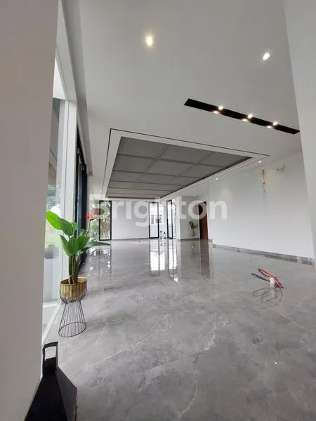 image RUMAH  BARU GRESS MEWAH MODERN 3 LANTAI DALAM CLUSTER CITRALAND SURABAYA BARAT DEKAT PAKUWON INDAH, GRAHA FAMILI, WIYUNG, HR MUHAMMAD (2)