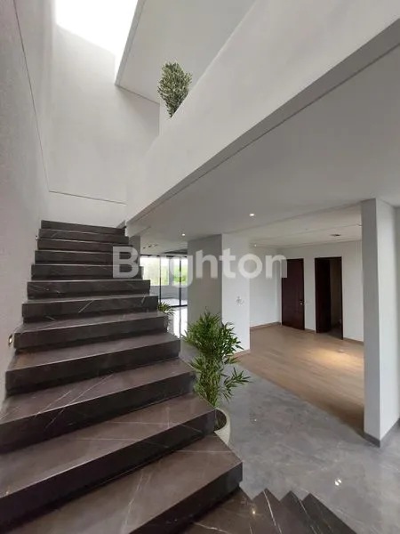 image RUMAH  BARU GRESS MEWAH MODERN 3 LANTAI DALAM CLUSTER CITRALAND SURABAYA BARAT DEKAT PAKUWON INDAH, GRAHA FAMILI, WIYUNG, HR MUHAMMAD (5)