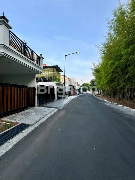 image RUMAH 3 LANTAI LT 225M² DI PESANGGRAHAN (3)