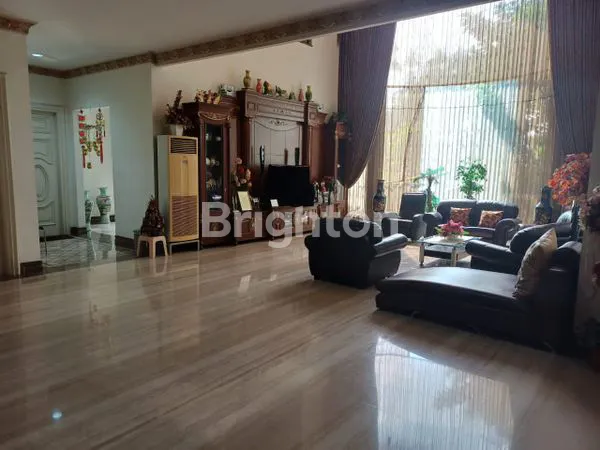 image RUMAH MEWAH 2 LANTAI DI PERUMAHAN ELIT GALAXY BUMI PERMAI ARAYA SURABAYA  (2)