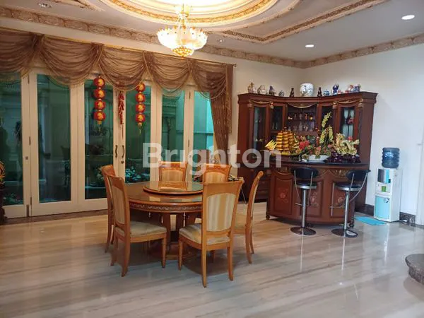 image RUMAH MEWAH 2 LANTAI DI PERUMAHAN ELIT GALAXY BUMI PERMAI ARAYA SURABAYA  (3)