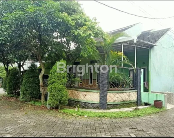 RUMAH STRATEGIS DEKAT PLAZA ARAYA