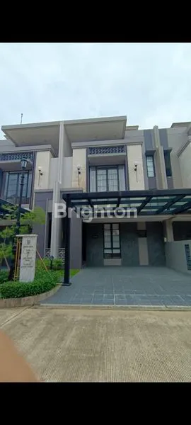 RUMAH MEWAH 3 LANTAI FULL FURNISH DI JAKARTA TIMUR