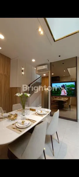 image RUMAH MEWAH 3 LANTAI FULL FURNISH DI JAKARTA TIMUR (4)