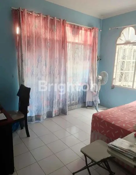 image RUMAH 2 LANTAI + KONTRAKAN 2 PINTU, LT 498M² (2)