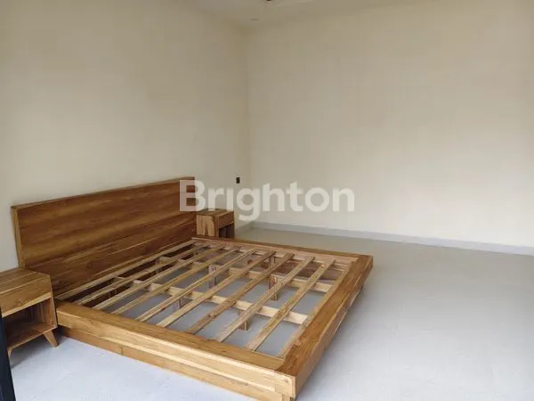 image VILLA MEWAH 4 LANTAI, ROOFTOP LUAS (2)