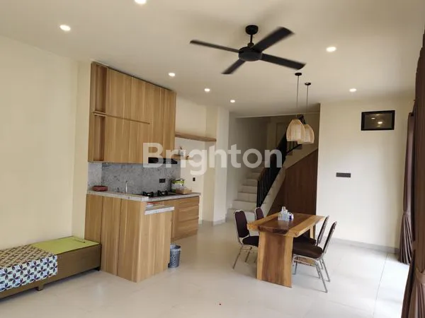 image VILLA MEWAH 4 LANTAI, ROOFTOP LUAS (3)