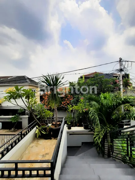 image RUMAH MEWAH ELEGAN STRATEGIS SHM & IMB RADIO DALAM GANDARIA PUSAT KOTA JAKARTA SELATAN | 5 MENIT KE PIM | 5 MENIT KE STASIUN MRT BLOK A | 6 MENIT KE BLOK M SQUARE | RADIO DALAM GANDARIA UTARA JAKARTA SELATAN (3)