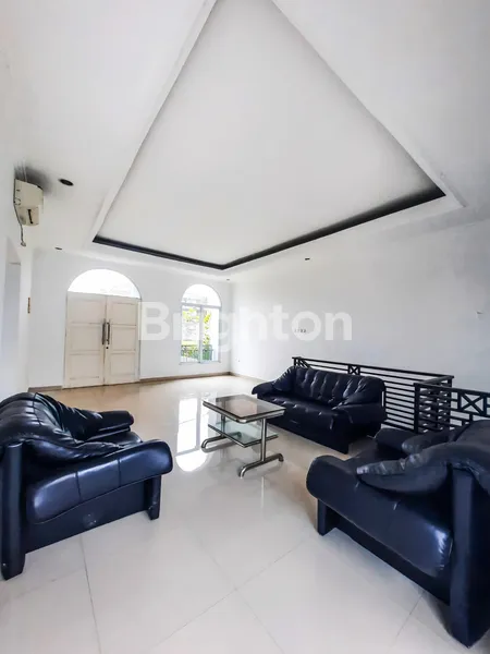 image RUMAH MEWAH ELEGAN STRATEGIS SHM & IMB RADIO DALAM GANDARIA PUSAT KOTA JAKARTA SELATAN | 5 MENIT KE PIM | 5 MENIT KE STASIUN MRT BLOK A | 6 MENIT KE BLOK M SQUARE | RADIO DALAM GANDARIA UTARA JAKARTA SELATAN (4)