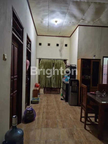 image DAMAI DEKAT MT HARYONO KOLAM RENANG MULAWARMAN RUMAH LOKASI TENANG (1)