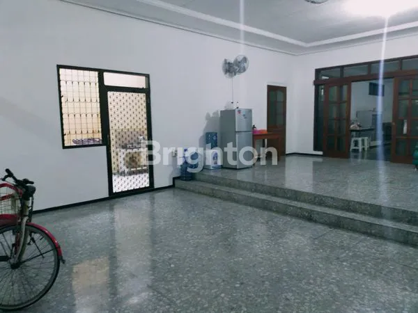 image HUNIAN STRATEGIS DEKAT KAMPUS PETRA (4)