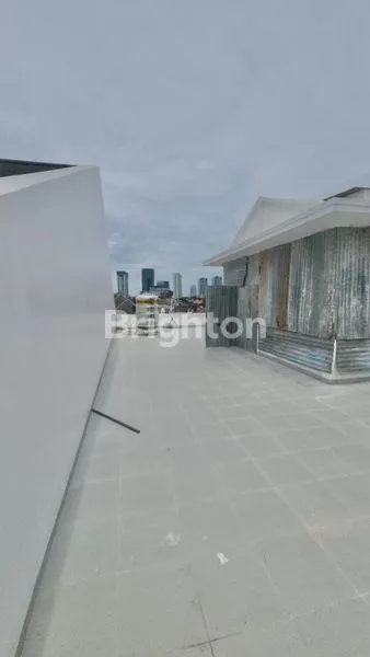 image RUMAH BARU 3.5 LANTAI FULL FURNISHED FREE ROOFTOP SISA 1 UNIT ROW 3 MOBIL PURI INDAH (5)