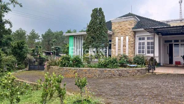 image TANAH DAN RUMAH PADA POROS JAKLAN UTAMA NONGKOJAJAR PASURUAN (1)