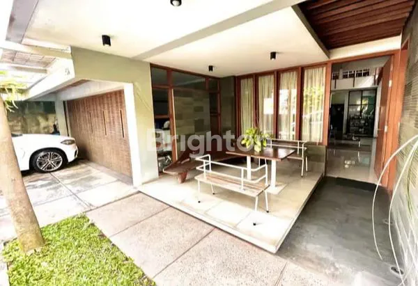 image DIJUAL RUMAH MEWAH DESIGN UNIK MINIMALIS MODERN ADA KOLAM RENANG (6)