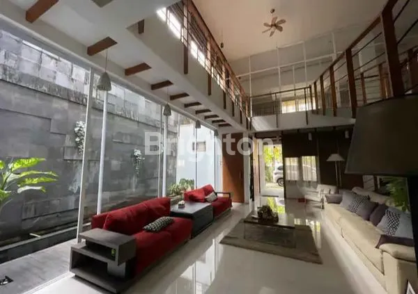 image DIJUAL RUMAH MEWAH DESIGN UNIK MINIMALIS MODERN ADA KOLAM RENANG (3)