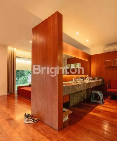 image RUMAH ARSITEK MEWAH LT 804M² DI JATI PADANG (3)