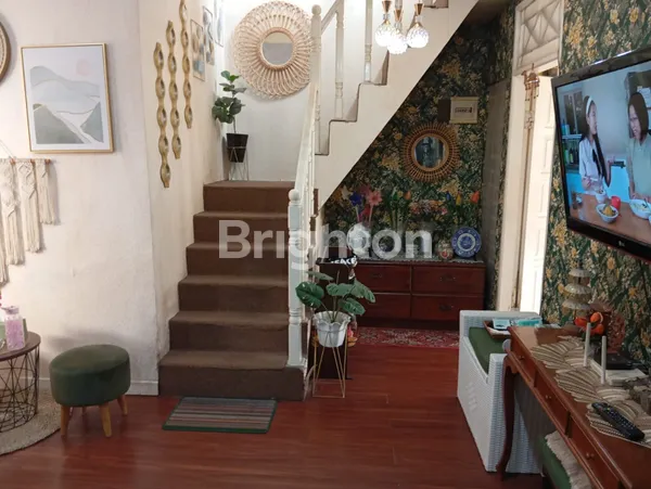image DIJUAL RUMAH 2 LANTAI ARTISTIK & TERAWAT - JAKA  SAMPURNA - BEKASI BARAT – SIAP HUNI! (7)